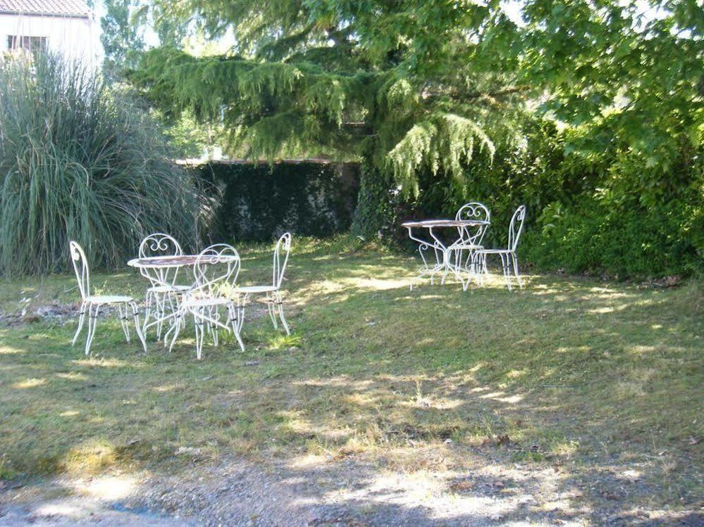 Relais La Fleur Maisonnay Bagian luar foto